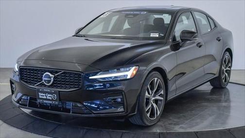 2025 Volvo S60 B5 Plus