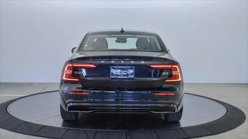 2025 Volvo S60 B5 Plus