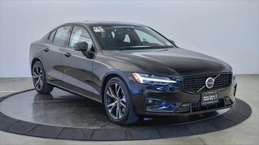 2025 Volvo S60 B5 Plus