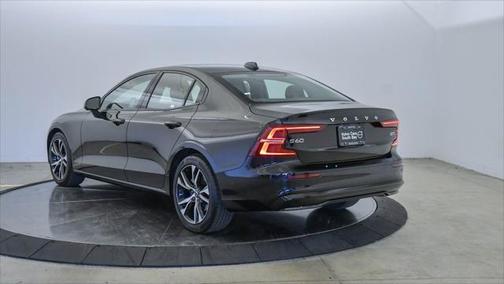 2025 Volvo S60 B5 Plus