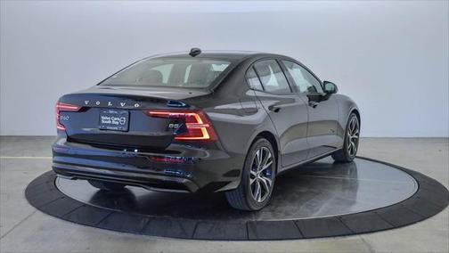 2025 Volvo S60 B5 Plus