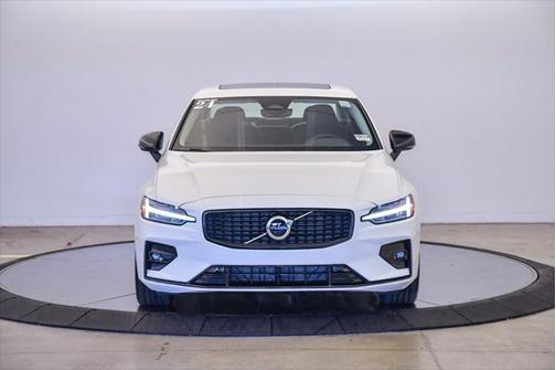 2024 Volvo S60 B5 Core Dark Theme