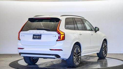 2026 Volvo XC90 B6 Ultra Dark Theme 7-Seater