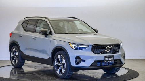 2026 Volvo XC40 B4 Plus