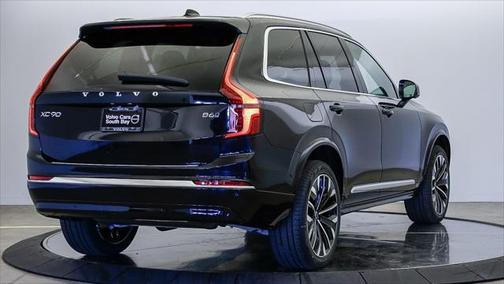 2025 Volvo XC90 B6 Plus 7-Seater