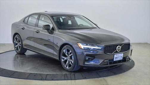 2025 Volvo S60 B5 Core