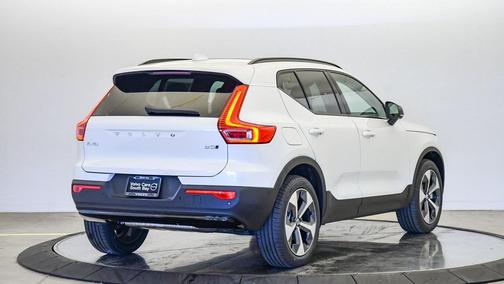 2026 Volvo XC40 B5 Plus