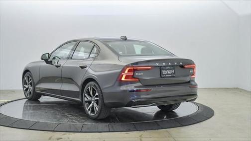 2025 Volvo S60 B5 Core