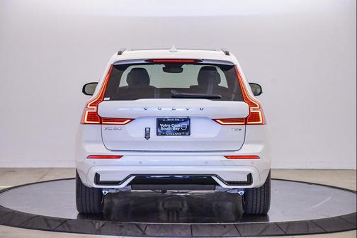 2025 Volvo XC60 Plug-In Hybrid T8 Plus