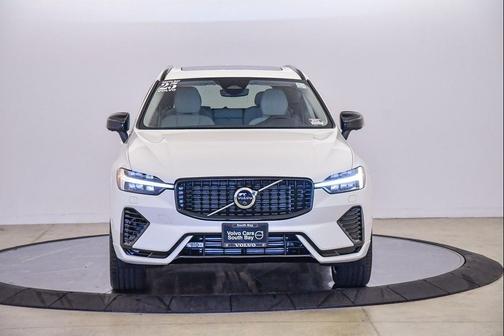 2025 Volvo XC60 Plug-In Hybrid T8 Plus