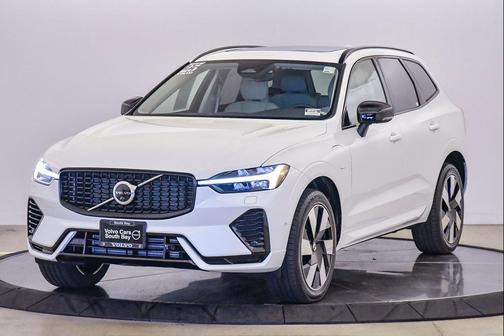 2025 Volvo XC60 Plug-In Hybrid T8 Plus