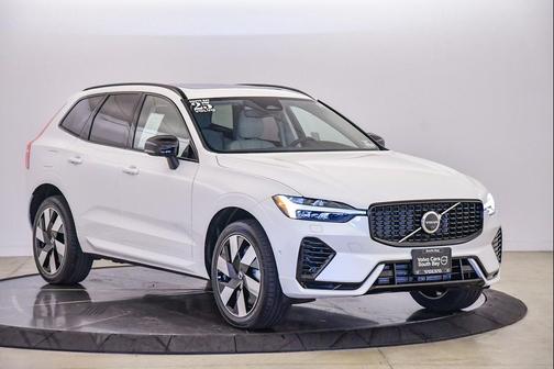 2025 Volvo XC60 Plug-In Hybrid T8 Plus