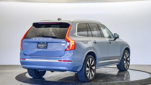 2023 Volvo XC90 Recharge Plug-In Hybrid T8 Ultimate Bright Theme 7-Seater