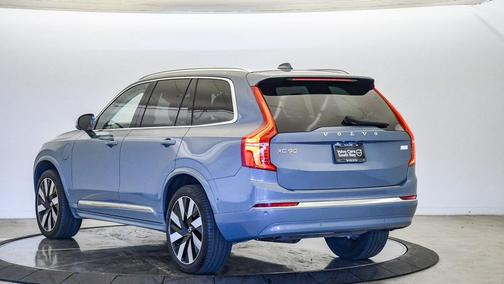 2023 Volvo XC90 Recharge Plug-In Hybrid T8 Ultimate Bright Theme 7-Seater