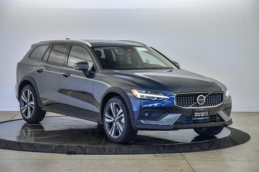 2026 Volvo V60 Cross Country B5 Plus