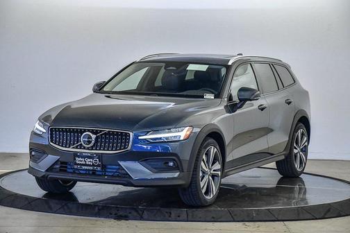 2026 Volvo V60 Cross Country B5 Plus