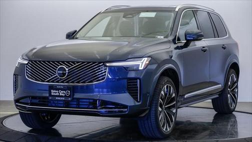 2025 Volvo XC90 B5 Plus 7-Seater