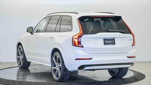 2026 Volvo XC90 B6 Ultra Dark Theme 7-Seater