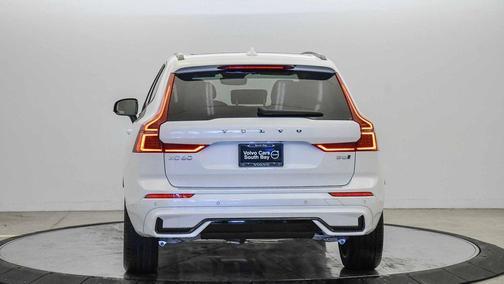 2026 Volvo XC60 B5 Ultra