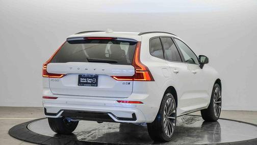2026 Volvo XC60 B5 Ultra