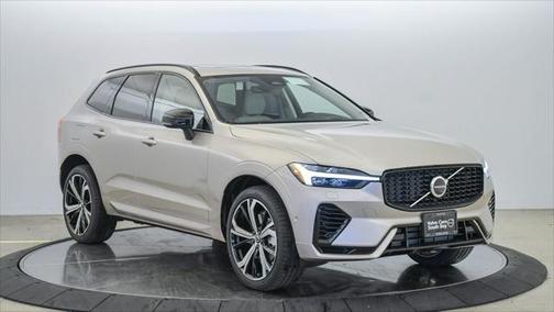 2025 Volvo XC60 Plug-In Hybrid T8 Ultra