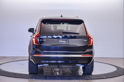 2025 Volvo XC90 Plug-In Hybrid T8 Plus 7-Seater