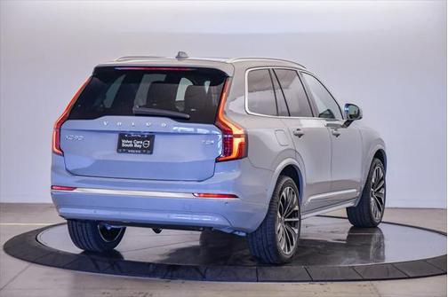 2025 Volvo XC90 Plug-In Hybrid T8 Plus 6-Seater