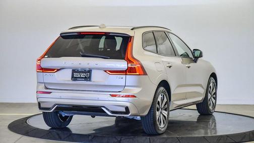 2025 Volvo XC60 Plug-In Hybrid T8 Core