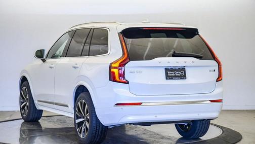2026 Volvo XC90 B5 Core