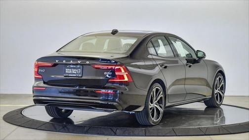 2025 Volvo S60 B5 Plus