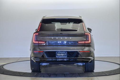 2025 Volvo EX90 Twin Motor Performance Plus