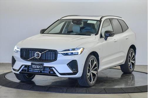 2025 Volvo XC60 Plug-In Hybrid T8 Ultra