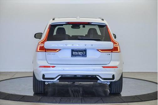 2025 Volvo XC60 Plug-In Hybrid T8 Ultra