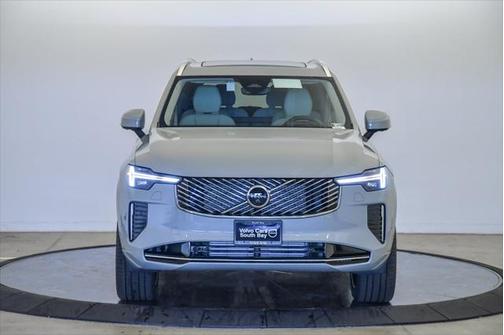 2025 Volvo XC90 Plug-In Hybrid T8 Ultra 6-Seater