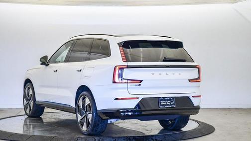 2025 Volvo EX90 Twin Motor Plus