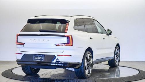2025 Volvo EX90 Twin Motor Plus