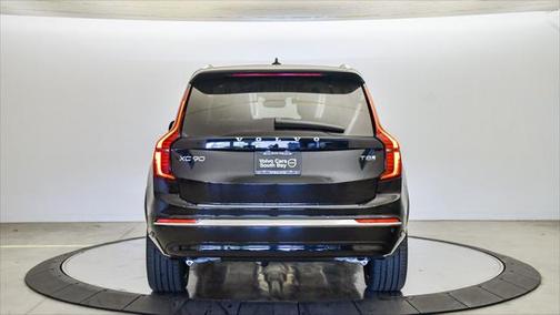 2025 Volvo XC90 Plug-In Hybrid T8 Plus 7-Seater