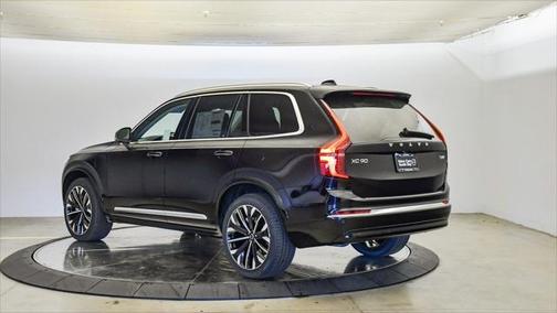 2025 Volvo XC90 Plug-In Hybrid T8 Plus 7-Seater