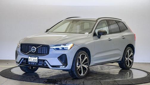 2025 Volvo XC60 B5 Ultra