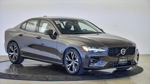 2025 Volvo S60 B5 Core