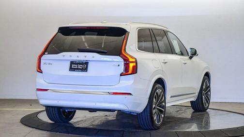 2025 Volvo XC90 B6 Plus 7-Seater
