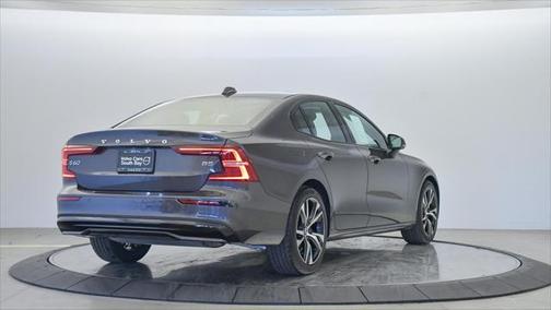 2025 Volvo S60 B5 Core
