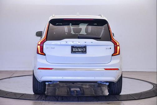 2026 Volvo XC90 B5 Core