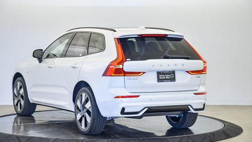 2025 Volvo XC60 Plug-In Hybrid T8 Plus