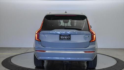 2025 Volvo XC90 B5 Plus 7-Seater