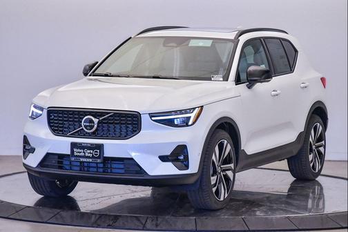 2026 Volvo XC40 B5 Ultra
