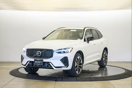 Crystal White Metallic 2026 Volvo XC60 B5 Plus