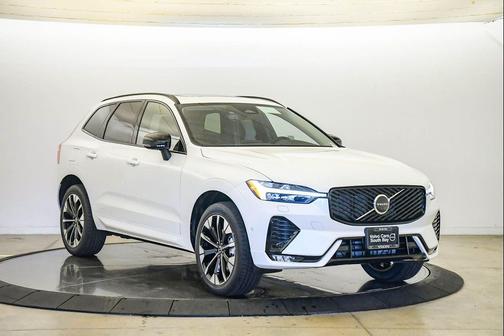 Crystal White Metallic 2026 Volvo XC60 B5 Plus