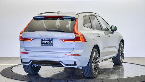 2026 Volvo XC60 B5 Ultra