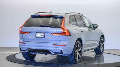 Vapour Grey Metallic 2025 Volvo XC60 B5 Ultra